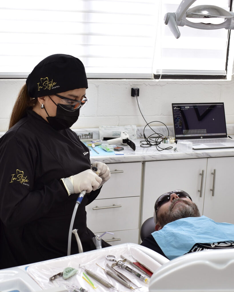 English-speaking dentist in Tijuana – InStyle Dental team